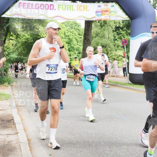 29.06.2025 - hella hamburg halbmarathon MichiJ http://msf.ph/oto/8283107 29.06.2025 10:58:19 Zwischen KM18-KM19 1051, 1981, 2721, 3020, 4583, 5036, 7014, 7017, 7257, 7277, 7278, 7279, 8275, 9917, 12456, 12893, 13242, 13370, 13683, 13835, 14413, 16020, 16241, 16554 meine-sportfotos.de