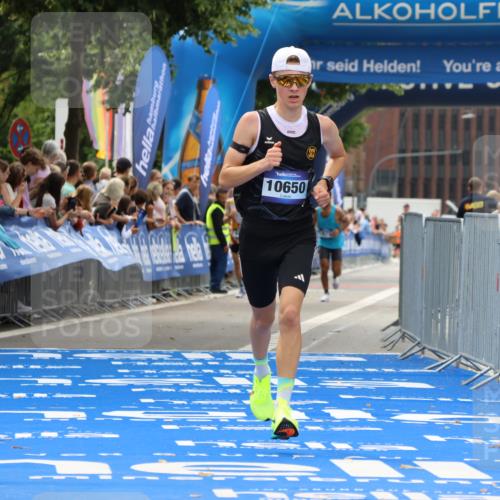 29.06.2025 - hella hamburg halbmarathon Strokosch-Dieckow http://msf.ph/oto/8283108 29.06.2025 10:22:11 Ziel 10650, 18693 meine-sportfotos.de