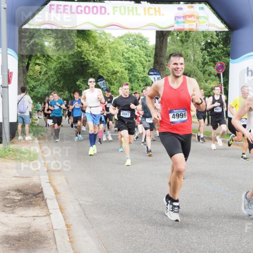 29.06.2025 - hella hamburg halbmarathon MichiJ http://msf.ph/oto/8283120 29.06.2025 10:32:23 Zwischen KM18-KM19 1415, 1697, 3004, 3907, 4310, 4981, 4999, 7005, 7093, 7191, 8063, 8722, 9374, 9931, 10193, 10246, 11648, 11848, 12711, 12966, 13807, 15535, 16549, 17376, 18765, 19206 meine-sportfotos.de
