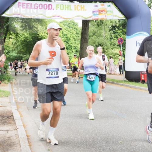 29.06.2025 - hella hamburg halbmarathon MichiJ http://msf.ph/oto/8283125 29.06.2025 10:58:19 Zwischen KM18-KM19 1051, 1981, 2721, 3020, 4583, 5036, 7014, 7017, 7257, 7277, 7278, 7279, 8275, 9917, 12456, 12893, 13242, 13370, 13683, 13835, 14413, 16020, 16241, 16554 meine-sportfotos.de