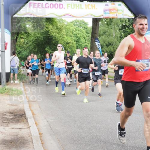 29.06.2025 - hella hamburg halbmarathon MichiJ http://msf.ph/oto/8283148 29.06.2025 10:32:23 Zwischen KM18-KM19 1415, 1697, 3004, 3907, 4310, 4981, 4999, 7005, 7093, 7191, 8063, 8722, 9374, 9931, 10193, 10246, 11648, 11848, 12711, 12966, 13807, 15535, 16549, 17376, 18765, 19206 meine-sportfotos.de