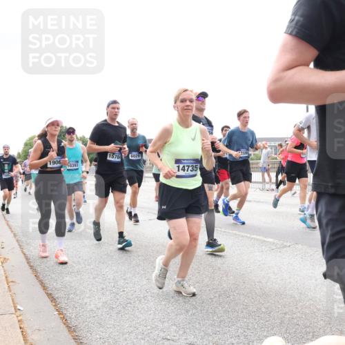 29.06.2025 - hella hamburg halbmarathon Lena Gebhardt http://msf.ph/oto/8283178 29.06.2025 10:35:25 Lombardsbrücke 15601, 15704, 6029, 1906, 10393, 14735, 59, 1284, 1497, 1717, 1730, 1786, 1821, 1849, 2001, 2198, 2376, 2425, 2751, 2787, 3409, 3828, 3958, 4333, 4564, 4703, 4704, 4965, 5027, 5147, 5240, 5531, 5793, 6029, 6189, 6365, 6381, 6397, 6471, 6746, 6803, 6859, 6867, 7267, 7382, 7927, 8249, 8296, 8567, 9248, 9342, 9470, 9803, 9806, 10358, 10393, 10464, 10531, 10565, 10606, 10652, 11233, 11320, 11359, 11565, 11838, 11839, 11886, 12026, 12062, 12326 meine-sportfotos.de