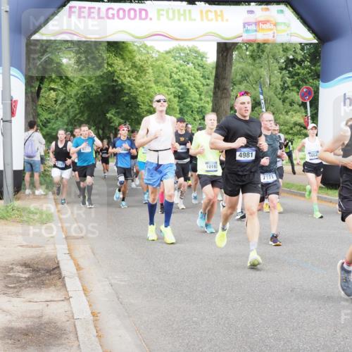29.06.2025 - hella hamburg halbmarathon MichiJ http://msf.ph/oto/8283228 29.06.2025 10:32:24 Zwischen KM18-KM19 1415, 1697, 3004, 3021, 3907, 4310, 4981, 4999, 5476, 7005, 7093, 7191, 8063, 8722, 9374, 9931, 10193, 10246, 11648, 11848, 12711, 12966, 13807, 15535, 16549, 17376, 18691, 18765, 19206 meine-sportfotos.de