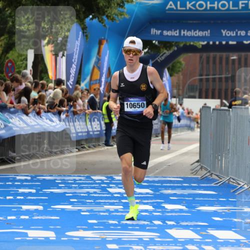 29.06.2025 - hella hamburg halbmarathon Strokosch-Dieckow http://msf.ph/oto/8283235 29.06.2025 10:22:11 Ziel 10650, 18693 meine-sportfotos.de