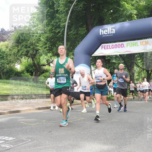 29.06.2025 - hella hamburg halbmarathon KatJ http://msf.ph/oto/8283253 29.06.2025 10:40:59 Zwischen KM18-KM19 1030, 1502, 1727, 2070, 2884, 2910, 3103, 3310, 4189, 4299, 4938, 6942, 6994, 7147, 7864 meine-sportfotos.de