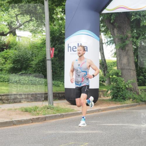 29.06.2025 - hella hamburg halbmarathon KatJ http://msf.ph/oto/8283275 29.06.2025 10:11:12 Zwischen KM18-KM19  meine-sportfotos.de