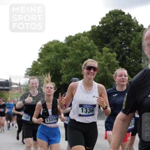 29.06.2025 - hella hamburg halbmarathon Jannik Wohlers http://msf.ph/oto/8283294 29.06.2025 10:35:23 Lombardsbrücke 1108, 1336, 1730, 2352, 2425, 2787, 2811, 2827, 3243, 3598, 3990, 4413, 4902, 5147, 6021, 6845, 6867, 7304, 7382, 8333, 9342, 9432, 9744, 9803, 9806, 9819, 10047, 10119, 10567, 10652, 11979, 12026, 12097, 12408, 12430, 12869, 13240, 13318, 13505, 13899, 14402, 14684, 15032, 15281, 15827, 15830, 16487, 17289, 17817, 17868, 17996, 18524, 18541, 18570, 18688 meine-sportfotos.de