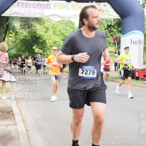29.06.2025 - hella hamburg halbmarathon MichiJ http://msf.ph/oto/8283341 29.06.2025 10:58:22 Zwischen KM18-KM19 1245, 1981, 2721, 4583, 7014, 7017, 7195, 7277, 7278, 7279, 8275, 9917, 10589, 12456, 12893, 13242, 13683, 13835, 14413, 16020, 16241, 16491 meine-sportfotos.de
