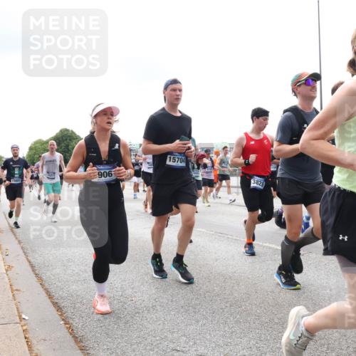 29.06.2025 - hella hamburg halbmarathon Lena Gebhardt http://msf.ph/oto/8283365 29.06.2025 10:35:26 Lombardsbrücke 15601, 15211, 4707, 906, 166, 15704, 3828, 1156, 4735, 1284, 1497, 1717, 1730, 1786, 1821, 1849, 2001, 2198, 2376, 2425, 2751, 2787, 3243, 3409, 3828, 3958, 4333, 4564, 4703, 4704, 4902, 4965, 5027, 5147, 5240, 5531, 5793, 6029, 6189, 6365, 6381, 6397, 6471, 6746, 6803, 6859, 6867, 7267, 7382, 7927, 8249, 8296, 8567, 9342, 9470, 9803, 9806, 10358, 10393, 10531, 10565, 10652, 11233, 11320, 11359, 11565, 11838, 11839, 11886, 12026, 12062, 12326 meine-sportfotos.de