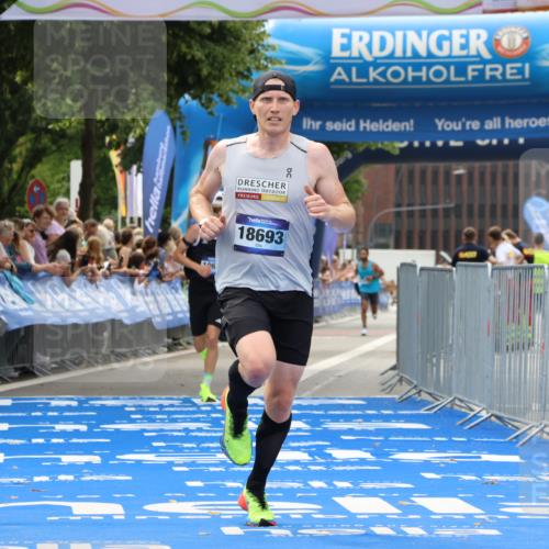 29.06.2025 - hella hamburg halbmarathon Strokosch-Dieckow http://msf.ph/oto/8283386 29.06.2025 10:22:07 Ziel 10650, 16068, 17886, 18693 meine-sportfotos.de