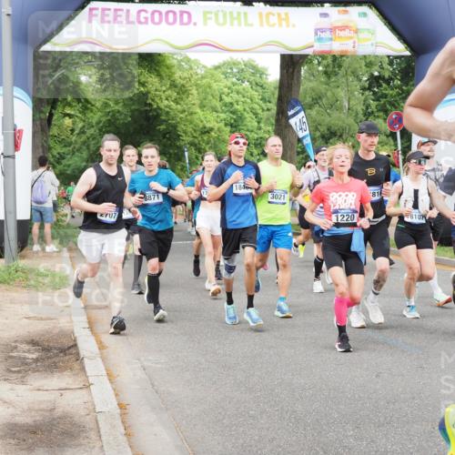 29.06.2025 - hella hamburg halbmarathon MichiJ http://msf.ph/oto/8283397 29.06.2025 10:32:25 Zwischen KM18-KM19 1220, 1415, 1697, 3004, 3021, 3907, 4310, 4981, 4999, 5476, 7005, 7093, 7191, 7322, 8063, 8722, 9374, 9444, 9931, 10193, 10246, 11648, 12711, 12966, 13807, 13975, 15535, 16549, 17376, 17729, 17977, 18107, 18437, 18691, 18765, 19206, 19210 meine-sportfotos.de