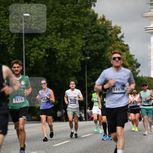 29.06.2025 - hella hamburg halbmarathon Dr. Thomas Lammeyer http://msf.ph/oto/8283408 29.06.2025 10:15:53 Kennedybrücke 1062, 1790, 2661, 3746, 3837, 4499, 6966, 7370, 7474, 8368, 9119, 9253, 9254, 9405, 10042 meine-sportfotos.de