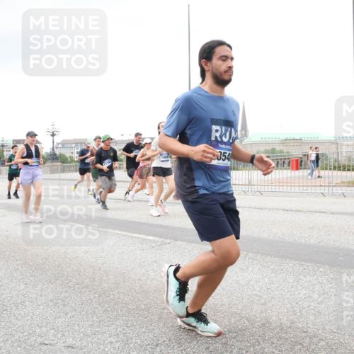29.06.2025 - hella hamburg halbmarathon Lena Gebhardt http://msf.ph/oto/8283453 29.06.2025 10:55:09 Lombardsbrücke 109, 11788, 1068, 2024, 354, 1013, 1198, 2084, 2090, 2452, 2566, 2632, 3002, 3115, 3157, 3274, 3577, 4039, 4191, 4192, 4628, 5040, 5392, 5483, 5500, 5727, 5882, 6395, 6396, 6839, 6944, 6982, 7219, 7238, 7680, 7766, 8012, 8186, 8403, 8519, 9521, 9596, 10109, 10331, 10458, 10471, 10686, 10885, 11109, 11226, 11287, 11737, 11788, 11908, 12147, 12148, 12240, 12268, 12270, 13098, 13230, 13283, 13548, 13944, 13945, 13979, 13980, 14515, 14727, 15152, 15160, 16385 meine-sportfotos.de