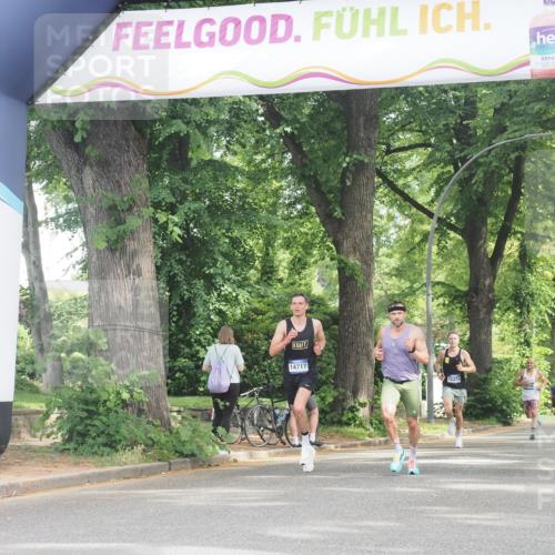 29.06.2025 - hella hamburg halbmarathon KatJ http://msf.ph/oto/8283461 29.06.2025 10:11:18 Zwischen KM18-KM19  meine-sportfotos.de