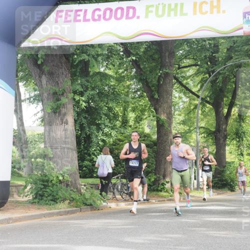 29.06.2025 - hella hamburg halbmarathon KatJ http://msf.ph/oto/8283499 29.06.2025 10:11:18 Zwischen KM18-KM19  meine-sportfotos.de