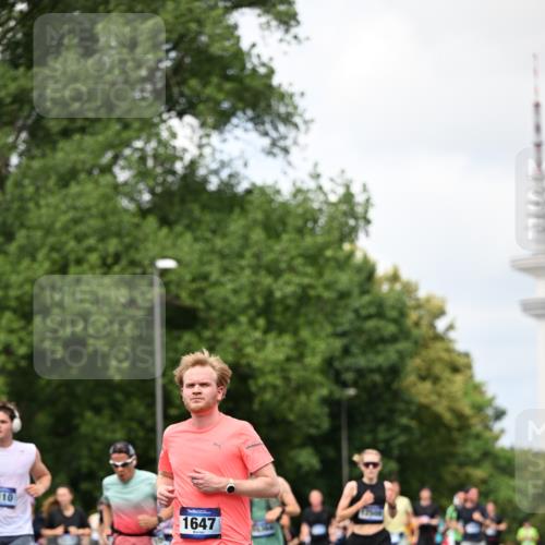 29.06.2025 - hella hamburg halbmarathon Dr. Thomas Lammeyer http://msf.ph/oto/8283500 29.06.2025 10:36:57 Kennedybrücke 1237, 1647, 1732, 2059, 2268, 2384, 2959, 3221, 3391, 3653, 3660, 3670, 3708, 3753, 4096, 4555, 5110, 5156, 5581, 6861, 7135, 7387, 7531, 7749, 7750, 7789, 8170, 8839, 8840, 8914, 9010, 9034, 9188, 9471, 9542, 9765, 9812, 10002, 10203, 10470, 10624, 10770, 11076 meine-sportfotos.de