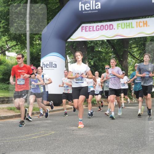 29.06.2025 - hella hamburg halbmarathon KatJ http://msf.ph/oto/8283506 29.06.2025 10:41:02 Zwischen KM18-KM19 1030, 1482, 1727, 1870, 2070, 2346, 2884, 2910, 3103, 3310, 5866, 6942, 6994, 7147, 7864, 8487 meine-sportfotos.de