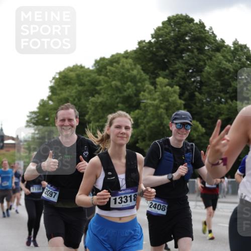 29.06.2025 - hella hamburg halbmarathon Jannik Wohlers http://msf.ph/oto/8283508 29.06.2025 10:35:23 Lombardsbrücke 1108, 1336, 1730, 2352, 2425, 2787, 2811, 2827, 3243, 3598, 3990, 4413, 4902, 5147, 6021, 6845, 6867, 7304, 7382, 8333, 9342, 9432, 9744, 9803, 9806, 9819, 10047, 10119, 10567, 10652, 11979, 12026, 12097, 12408, 12430, 12869, 13240, 13318, 13505, 13899, 14402, 14684, 15032, 15281, 15827, 15830, 16487, 17289, 17817, 17868, 17996, 18524, 18541, 18570, 18688 meine-sportfotos.de