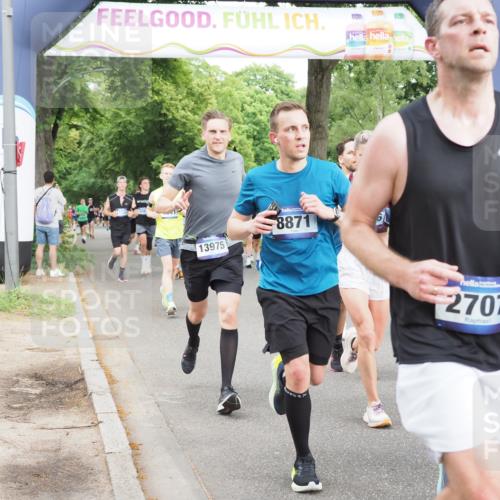 29.06.2025 - hella hamburg halbmarathon MichiJ http://msf.ph/oto/8283517 29.06.2025 10:32:27 Zwischen KM18-KM19 1220, 1697, 2365, 2707, 3004, 3021, 4310, 4981, 4999, 5231, 5476, 5624, 6991, 7005, 7191, 7322, 8722, 8871, 9374, 9444, 9633, 9931, 10193, 10246, 11648, 12657, 12711, 13807, 13975, 15280, 15535, 16549, 17376, 17406, 17729, 17977, 18107, 18437, 18464, 18691, 18765, 19206, 19210 meine-sportfotos.de