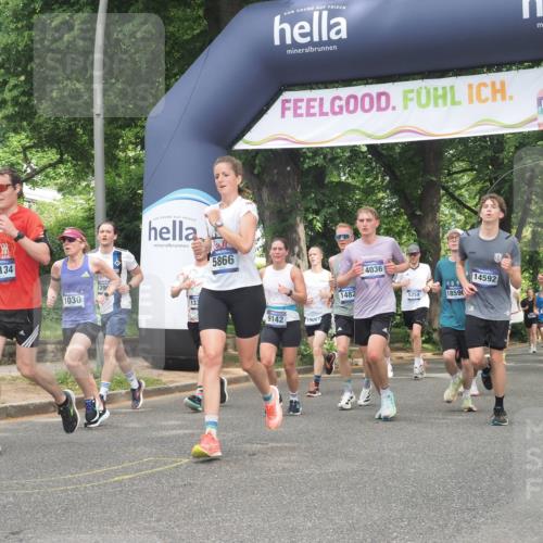 29.06.2025 - hella hamburg halbmarathon KatJ http://msf.ph/oto/8283518 29.06.2025 10:41:02 Zwischen KM18-KM19 1030, 1482, 1727, 1870, 2070, 2346, 2884, 2910, 3103, 3310, 5866, 6942, 6994, 7147, 7864, 8487 meine-sportfotos.de