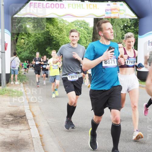 29.06.2025 - hella hamburg halbmarathon MichiJ http://msf.ph/oto/8283537 29.06.2025 10:32:27 Zwischen KM18-KM19 1220, 1697, 2365, 2707, 3004, 3021, 4310, 4981, 4999, 5231, 5476, 5624, 6991, 7005, 7191, 7322, 8722, 8871, 9374, 9444, 9633, 9931, 10193, 10246, 11648, 12657, 12711, 13807, 13975, 15280, 15535, 16549, 17376, 17406, 17729, 17977, 18107, 18437, 18464, 18691, 18765, 19206, 19210 meine-sportfotos.de