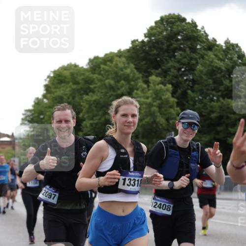 29.06.2025 - hella hamburg halbmarathon Jannik Wohlers http://msf.ph/oto/8283552 29.06.2025 10:35:23 Lombardsbrücke 1108, 1336, 1730, 2352, 2425, 2787, 2811, 2827, 3243, 3598, 3990, 4413, 4902, 5147, 6021, 6845, 6867, 7304, 7382, 8333, 9342, 9432, 9744, 9803, 9806, 9819, 10047, 10119, 10567, 10652, 11979, 12026, 12097, 12408, 12430, 12869, 13240, 13318, 13505, 13899, 14402, 14684, 15032, 15281, 15827, 15830, 16487, 17289, 17817, 17868, 17996, 18524, 18541, 18570, 18688 meine-sportfotos.de