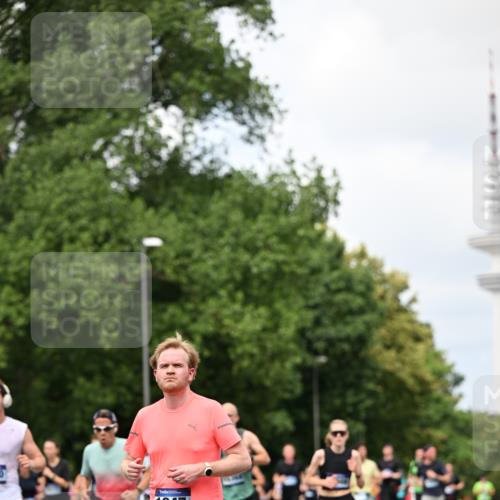 29.06.2025 - hella hamburg halbmarathon Dr. Thomas Lammeyer http://msf.ph/oto/8283565 29.06.2025 10:36:58 Kennedybrücke 1237, 1647, 1732, 2059, 2384, 2959, 3221, 3391, 3653, 3660, 3670, 3708, 3753, 4030, 4096, 4555, 5110, 5156, 5581, 6861, 7135, 7531, 7749, 7750, 7789, 8170, 8839, 8840, 8914, 9010, 9034, 9471, 9542, 9765, 9768, 9812, 10002, 10203, 10470, 10624, 10770, 11076 meine-sportfotos.de