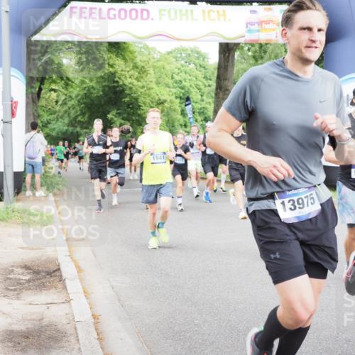29.06.2025 - hella hamburg halbmarathon MichiJ http://msf.ph/oto/8283589 29.06.2025 10:32:28 Zwischen KM18-KM19 1220, 1941, 2365, 2402, 2707, 3004, 3021, 4981, 4999, 5231, 5476, 5624, 6991, 7005, 7191, 7322, 8871, 9374, 9444, 9633, 9931, 10193, 10246, 12657, 12711, 13975, 15280, 15535, 16549, 17376, 17406, 17729, 17977, 18107, 18437, 18464, 18691, 18765, 19206, 19210 meine-sportfotos.de