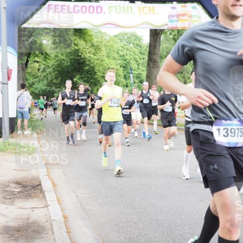 29.06.2025 - hella hamburg halbmarathon MichiJ http://msf.ph/oto/8283618 29.06.2025 10:32:28 Zwischen KM18-KM19 1220, 1941, 2365, 2402, 2707, 3004, 3021, 4981, 4999, 5231, 5476, 5624, 6991, 7005, 7191, 7322, 8871, 9374, 9444, 9633, 9931, 10193, 10246, 12657, 12711, 13975, 15280, 15535, 16549, 17376, 17406, 17729, 17977, 18107, 18437, 18464, 18691, 18765, 19206, 19210 meine-sportfotos.de
