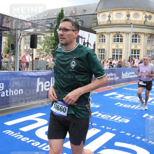 29.06.2025 - hella hamburg halbmarathon Michael Strokosch http://msf.ph/oto/8283664 29.06.2025 10:54:58 Ziel 1327, 1506, 3652, 5020, 6433, 6994, 8514, 8698, 10266, 13988, 14638, 14660, 14845, 15156, 16047, 16623, 16868, 17261, 18181, 18325 meine-sportfotos.de