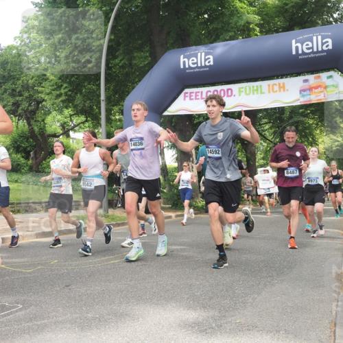 29.06.2025 - hella hamburg halbmarathon KatJ http://msf.ph/oto/8283668 29.06.2025 10:41:03 Zwischen KM18-KM19 1030, 1482, 1727, 1870, 2070, 2346, 2910, 3310, 5259, 5866, 6942, 7864, 8487 meine-sportfotos.de