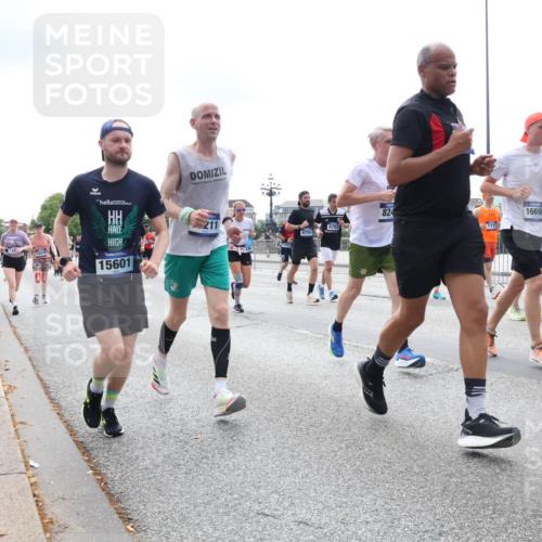 29.06.2025 - hella hamburg halbmarathon Lena Gebhardt http://msf.ph/oto/8283674 29.06.2025 10:35:28 Lombardsbrücke 15601, 824, 4703, 4704, 1717, 16690, 1805, 1284, 1336, 1497, 1717, 1730, 1786, 1821, 1849, 2001, 2198, 2376, 2425, 2751, 2787, 3243, 3409, 3828, 3958, 4333, 4564, 4703, 4704, 4902, 4965, 5027, 5147, 5240, 5531, 5793, 6029, 6189, 6365, 6381, 6471, 6746, 6803, 6859, 6867, 7267, 7382, 7927, 8249, 8296, 8567, 9342, 9470, 9803, 9806, 9819, 10358, 10393, 10531, 10565, 10652, 11233, 11320, 11359, 11565, 11838, 11839, 11886, 12026, 12062, 12326 meine-sportfotos.de