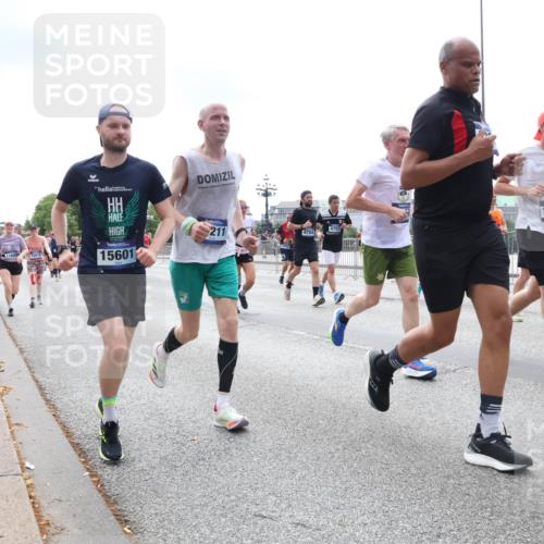 29.06.2025 - hella hamburg halbmarathon Lena Gebhardt http://msf.ph/oto/8283683 29.06.2025 10:35:28 Lombardsbrücke 211, 4703, 4704, 11839, 12019, 15601, 16690, 1284, 1336, 1497, 1717, 1730, 1786, 1821, 1849, 2001, 2198, 2376, 2425, 2751, 2787, 3243, 3409, 3828, 3958, 4333, 4564, 4703, 4704, 4902, 4965, 5027, 5147, 5240, 5531, 5793, 6029, 6189, 6365, 6381, 6471, 6746, 6803, 6859, 6867, 7267, 7382, 7927, 8249, 8296, 8567, 9342, 9470, 9803, 9806, 9819, 10358, 10393, 10531, 10565, 10652, 11233, 11320, 11359, 11565, 11838, 11839, 11886, 12026, 12062, 12326 meine-sportfotos.de