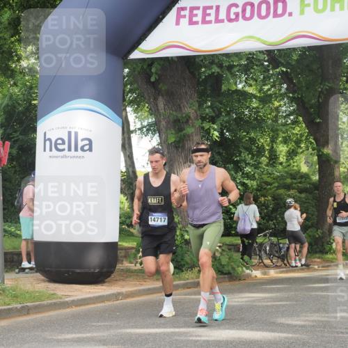 29.06.2025 - hella hamburg halbmarathon KatJ http://msf.ph/oto/8283706 29.06.2025 10:11:20 Zwischen KM18-KM19  meine-sportfotos.de