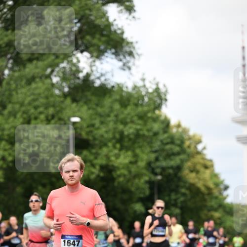 29.06.2025 - hella hamburg halbmarathon Dr. Thomas Lammeyer http://msf.ph/oto/8283762 29.06.2025 10:36:58 Kennedybrücke 1237, 1647, 1732, 2059, 2384, 2959, 3221, 3391, 3653, 3660, 3670, 3708, 3753, 4030, 4096, 4555, 5110, 5156, 5581, 6861, 7135, 7531, 7749, 7750, 7789, 8170, 8839, 8840, 8914, 9010, 9034, 9471, 9542, 9765, 9768, 9812, 10002, 10203, 10470, 10624, 10770, 11076 meine-sportfotos.de