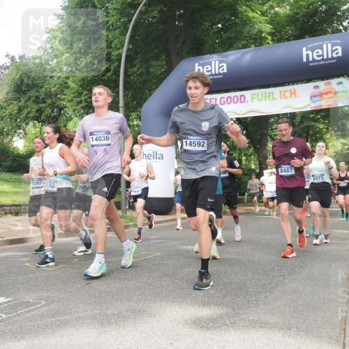 29.06.2025 - hella hamburg halbmarathon KatJ http://msf.ph/oto/8283766 29.06.2025 10:41:03 Zwischen KM18-KM19 1030, 1482, 1727, 1870, 2070, 2346, 2910, 3310, 5259, 5866, 6942, 7864, 8487 meine-sportfotos.de