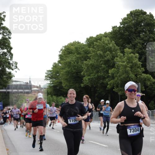 29.06.2025 - hella hamburg halbmarathon Jannik Wohlers http://msf.ph/oto/8283813 29.06.2025 10:35:25 Lombardsbrücke 1036, 1108, 1336, 1730, 2352, 2425, 2811, 2827, 3243, 3598, 3990, 4413, 4798, 4902, 5147, 6021, 6845, 7304, 7382, 8333, 8947, 9432, 9744, 9803, 9806, 9819, 10047, 10119, 10567, 10652, 11187, 11198, 11979, 12026, 12097, 12408, 12430, 12869, 13318, 13492, 13505, 13899, 14402, 14684, 15281, 15827, 15830, 16487, 17289, 17817, 17996, 18524, 18541, 18570, 18688 meine-sportfotos.de