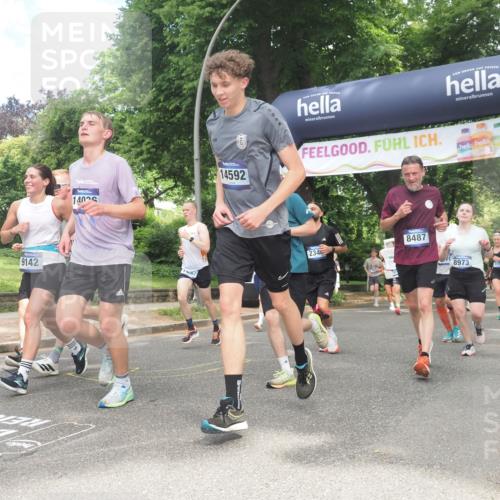 29.06.2025 - hella hamburg halbmarathon KatJ http://msf.ph/oto/8283829 29.06.2025 10:41:04 Zwischen KM18-KM19 1030, 1482, 1727, 1870, 2070, 2346, 2910, 3096, 3819, 5259, 5866, 6942, 7864, 8487 meine-sportfotos.de