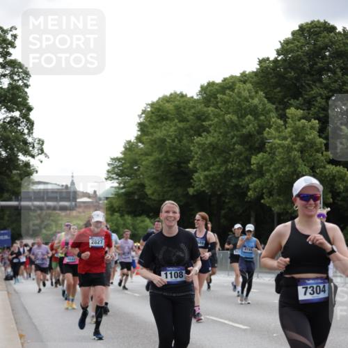 29.06.2025 - hella hamburg halbmarathon Jannik Wohlers http://msf.ph/oto/8283845 29.06.2025 10:35:25 Lombardsbrücke 1036, 1108, 1336, 1730, 2352, 2425, 2811, 2827, 3243, 3598, 3990, 4413, 4798, 4902, 5147, 6021, 6845, 7304, 7382, 8333, 8947, 9432, 9744, 9803, 9806, 9819, 10047, 10119, 10567, 10652, 11187, 11198, 11979, 12026, 12097, 12408, 12430, 12869, 13318, 13492, 13505, 13899, 14402, 14684, 15281, 15827, 15830, 16487, 17289, 17817, 17996, 18524, 18541, 18570, 18688 meine-sportfotos.de