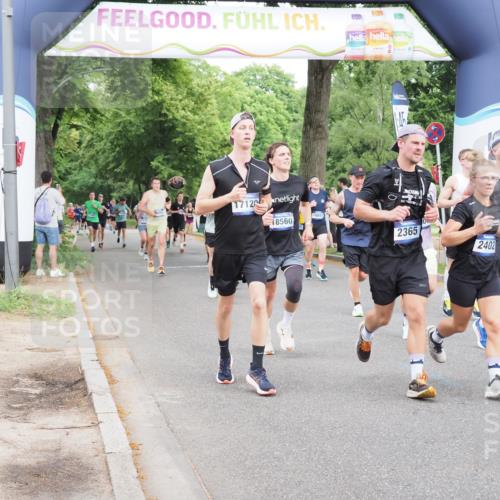 29.06.2025 - hella hamburg halbmarathon MichiJ http://msf.ph/oto/8283846 29.06.2025 10:32:30 Zwischen KM18-KM19 1220, 1468, 1941, 2365, 2402, 2707, 3021, 4981, 5231, 5476, 5624, 6991, 7005, 7191, 7322, 8871, 9444, 9633, 9931, 10193, 12657, 12711, 13975, 15280, 16549, 17097, 17120, 17376, 17406, 17729, 17977, 18107, 18437, 18464, 18560, 18691, 18765, 19206, 19207, 19210 meine-sportfotos.de