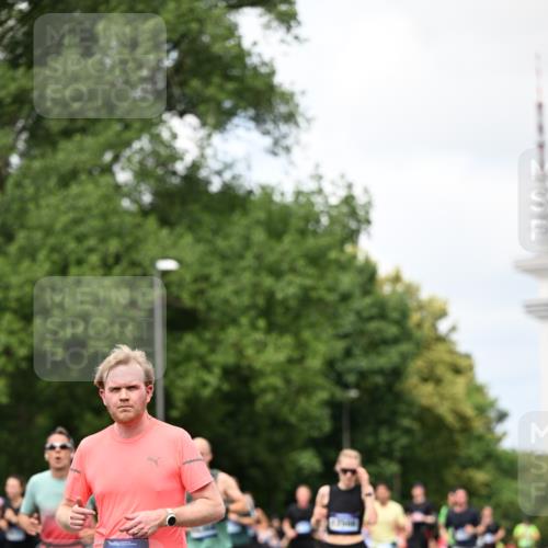 29.06.2025 - hella hamburg halbmarathon Dr. Thomas Lammeyer http://msf.ph/oto/8283859 29.06.2025 10:36:58 Kennedybrücke 1237, 1647, 1732, 2059, 2384, 2959, 3221, 3391, 3653, 3660, 3670, 3708, 3753, 4030, 4096, 4555, 5110, 5156, 5581, 6861, 7135, 7531, 7749, 7750, 7789, 8170, 8839, 8840, 8914, 9010, 9034, 9471, 9542, 9765, 9768, 9812, 10002, 10203, 10470, 10624, 10770, 11076 meine-sportfotos.de