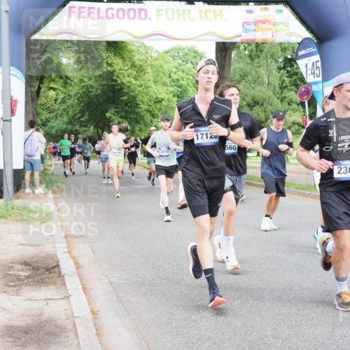 29.06.2025 - hella hamburg halbmarathon MichiJ http://msf.ph/oto/8283861 29.06.2025 10:32:31 Zwischen KM18-KM19 1220, 1468, 1782, 1941, 2365, 2402, 2707, 2816, 3021, 5231, 5476, 5624, 6991, 7191, 7322, 8871, 9444, 9633, 9931, 10193, 12657, 12711, 13975, 15280, 16549, 16720, 17097, 17120, 17376, 17406, 17729, 17977, 18107, 18437, 18464, 18560, 18691, 18765, 19206, 19207, 19210 meine-sportfotos.de