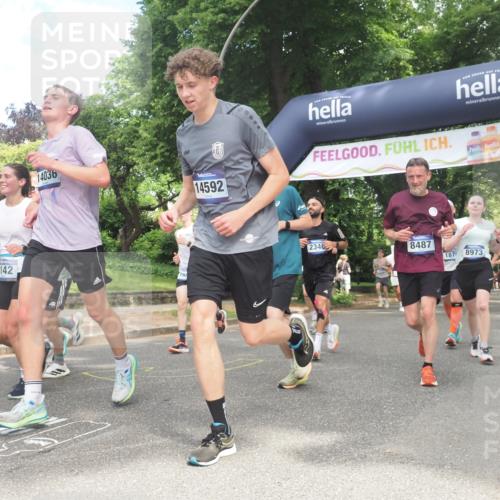 29.06.2025 - hella hamburg halbmarathon KatJ http://msf.ph/oto/8283865 29.06.2025 10:41:04 Zwischen KM18-KM19 1030, 1482, 1727, 1870, 2070, 2346, 2910, 3096, 3819, 5259, 5866, 6942, 7864, 8487 meine-sportfotos.de