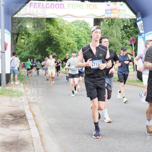 29.06.2025 - hella hamburg halbmarathon MichiJ http://msf.ph/oto/8283879 29.06.2025 10:32:31 Zwischen KM18-KM19 1220, 1468, 1782, 1941, 2365, 2402, 2707, 2816, 3021, 5231, 5476, 5624, 6991, 7191, 7322, 8871, 9444, 9633, 9931, 10193, 12657, 12711, 13975, 15280, 16549, 16720, 17097, 17120, 17376, 17406, 17729, 17977, 18107, 18437, 18464, 18560, 18691, 18765, 19206, 19207, 19210 meine-sportfotos.de