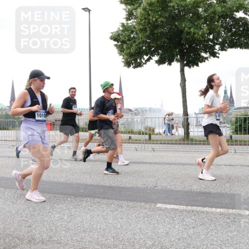 29.06.2025 - hella hamburg halbmarathon Lena Gebhardt http://msf.ph/oto/8283890 29.06.2025 10:55:12 Lombardsbrücke 1010, 1178, 7238, 1013, 1917, 2090, 2452, 2566, 2632, 3002, 3115, 3157, 3274, 3577, 4039, 4191, 4192, 4628, 5040, 5392, 5483, 5500, 5727, 5882, 6395, 6396, 6839, 6944, 7219, 7238, 7680, 7766, 8012, 8186, 8403, 8519, 9596, 10109, 10458, 10686, 10885, 11109, 11226, 11737, 11788, 11908, 12147, 12148, 12240, 12268, 12270, 13098, 13230, 13283, 13548, 13944, 13945, 13979, 13980, 14515, 14727, 15152, 15160, 16385 meine-sportfotos.de