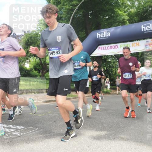29.06.2025 - hella hamburg halbmarathon KatJ http://msf.ph/oto/8283891 29.06.2025 10:41:04 Zwischen KM18-KM19 1030, 1482, 1727, 1870, 2070, 2346, 2910, 3096, 3819, 5259, 5866, 6942, 7864, 8487 meine-sportfotos.de