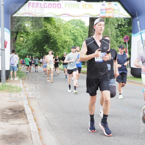 29.06.2025 - hella hamburg halbmarathon MichiJ http://msf.ph/oto/8283893 29.06.2025 10:32:31 Zwischen KM18-KM19 1220, 1468, 1782, 1941, 2365, 2402, 2707, 2816, 3021, 5231, 5476, 5624, 6991, 7191, 7322, 8871, 9444, 9633, 9931, 10193, 12657, 12711, 13975, 15280, 16549, 16720, 17097, 17120, 17376, 17406, 17729, 17977, 18107, 18437, 18464, 18560, 18691, 18765, 19206, 19207, 19210 meine-sportfotos.de
