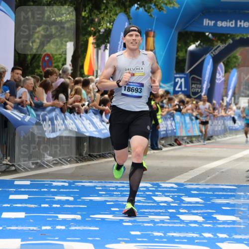 29.06.2025 - hella hamburg halbmarathon Strokosch-Dieckow http://msf.ph/oto/8283919 29.06.2025 10:22:06 Ziel 10650, 16068, 17886, 18693 meine-sportfotos.de