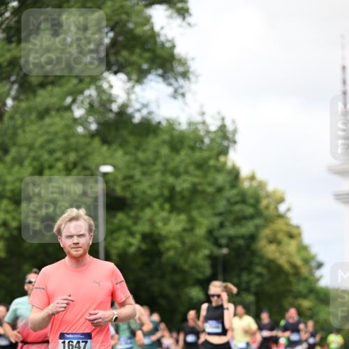 29.06.2025 - hella hamburg halbmarathon Dr. Thomas Lammeyer http://msf.ph/oto/8283922 29.06.2025 10:36:58 Kennedybrücke 1237, 1647, 1732, 2059, 2384, 2959, 3221, 3391, 3653, 3660, 3670, 3708, 3753, 4030, 4096, 4555, 5110, 5156, 5581, 6861, 7135, 7531, 7749, 7750, 7789, 8170, 8839, 8840, 8914, 9010, 9034, 9471, 9542, 9765, 9768, 9812, 10002, 10203, 10470, 10624, 10770, 11076 meine-sportfotos.de
