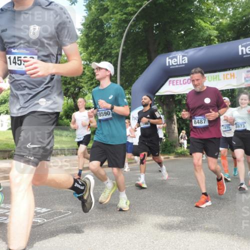 29.06.2025 - hella hamburg halbmarathon KatJ http://msf.ph/oto/8283935 29.06.2025 10:41:04 Zwischen KM18-KM19 1030, 1482, 1727, 1870, 2070, 2346, 2910, 3096, 3819, 5259, 5866, 6942, 7864, 8487 meine-sportfotos.de